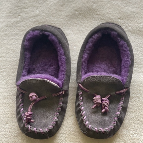 L.L. Bean Slippers Grey and purple size 13 kids - Picture 4 of 4